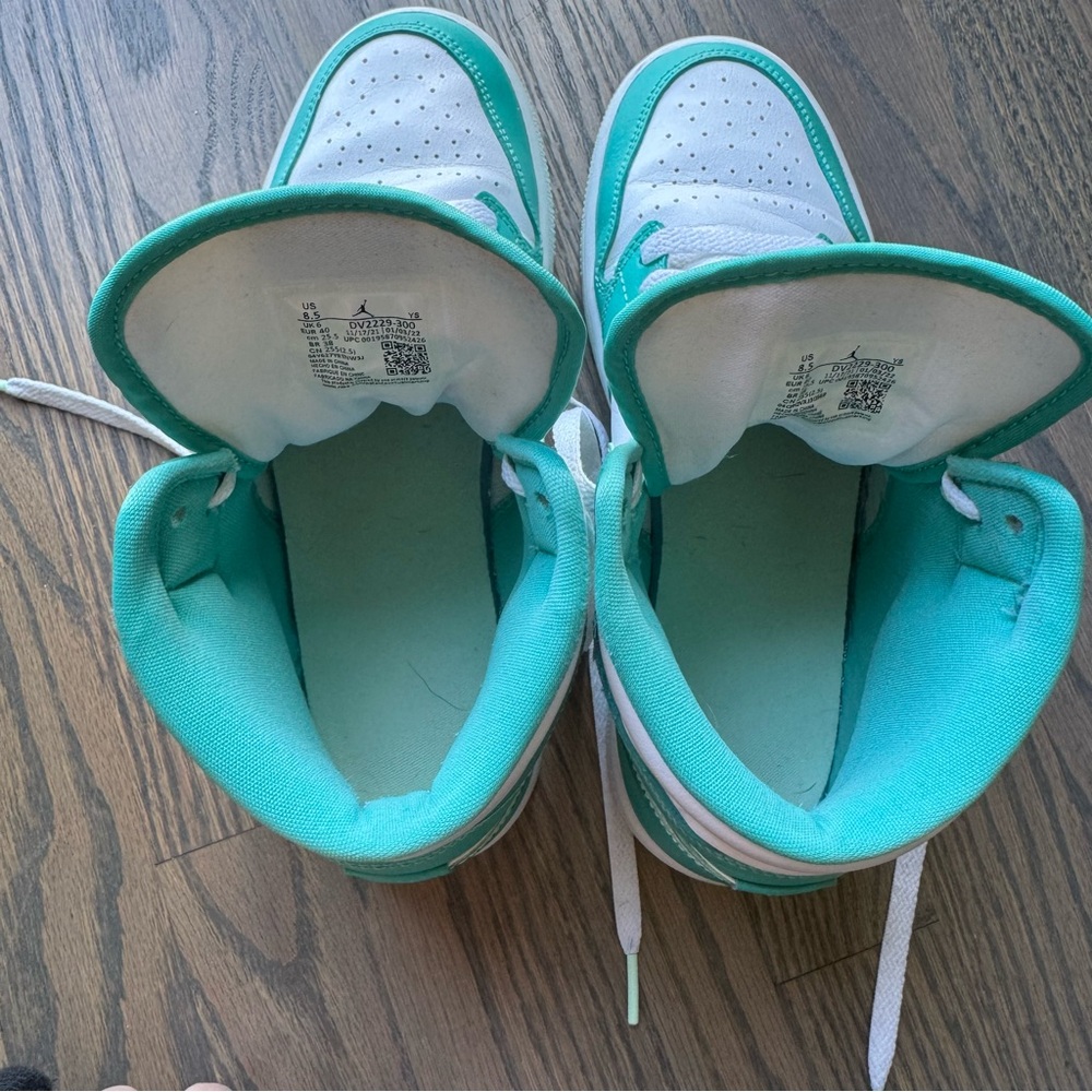 Women’s  Air Jordan 1 Mid. In washed Teal. Size 8.5 - Picture 9 of 11